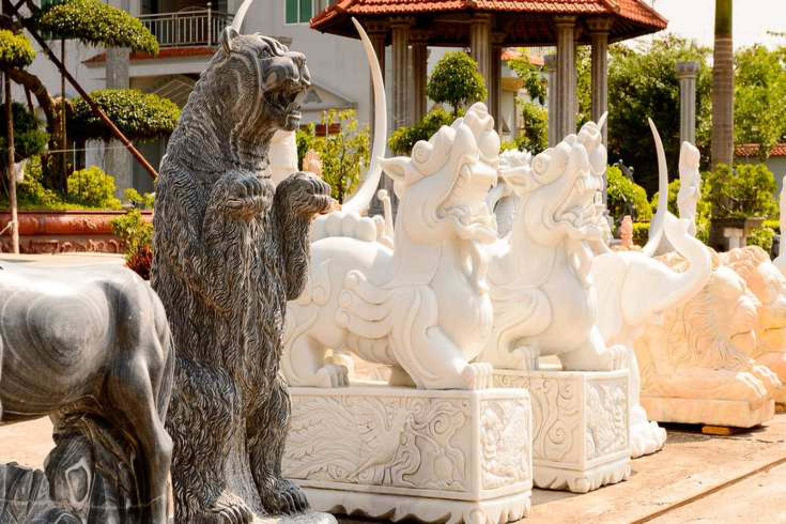 Non Nuoc Stone Carving Village (Da Nang)