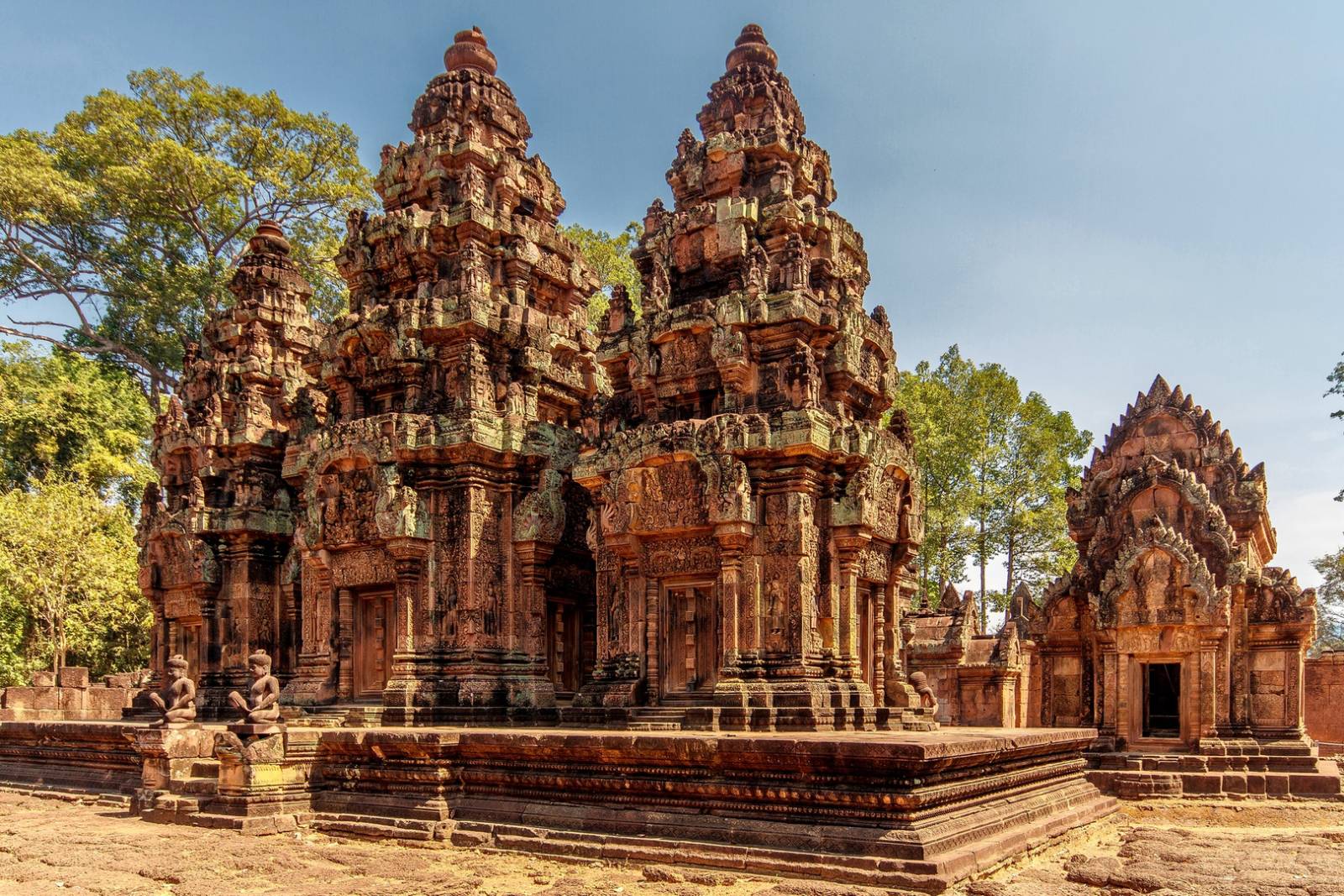 Nice Places in Siem Reap: Banteay Srey Temple