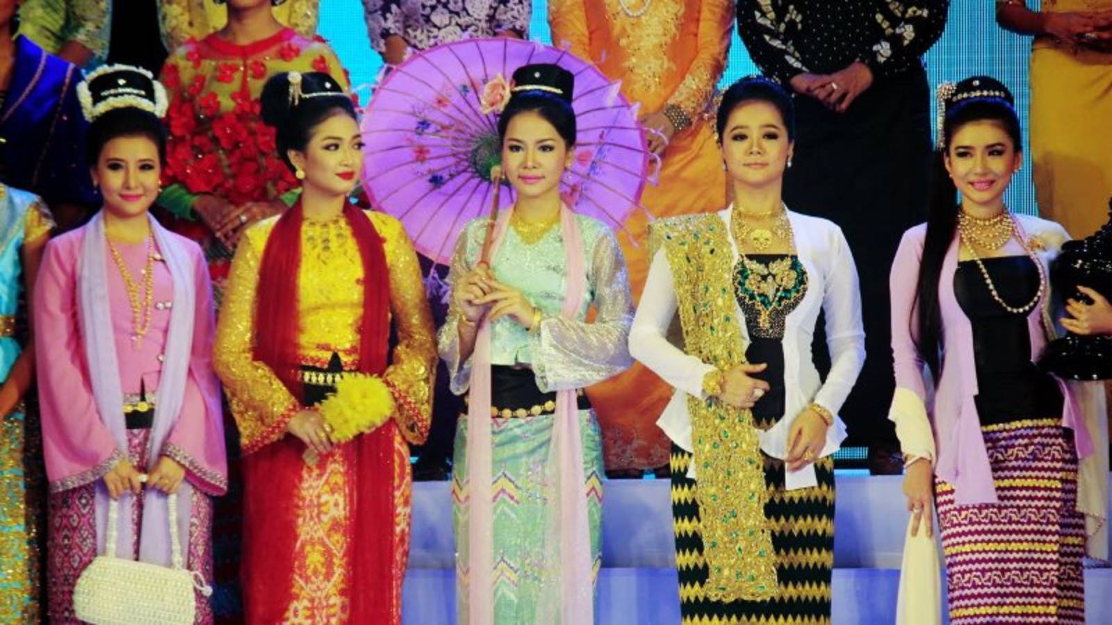 Dress Code or Costumes Worn By Women in Myanmar