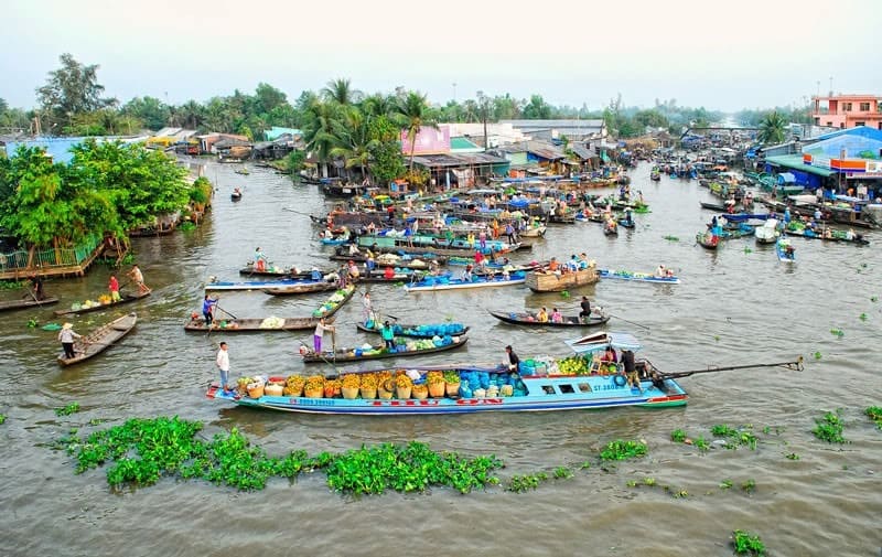 Nga Nam Floating Market