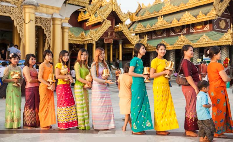 Dress Code or Costumes Worn By Women in Myanmar