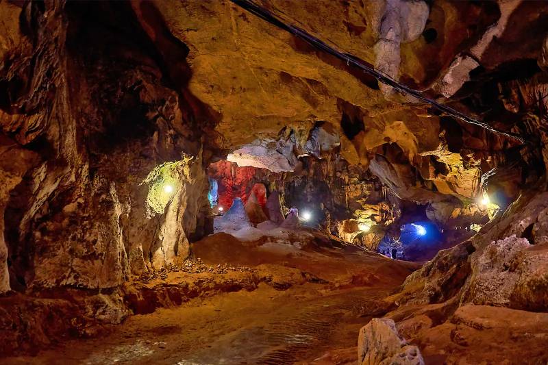 Chiang Dao Cave:A unique natural cave temple | Ancient Orient Journeys