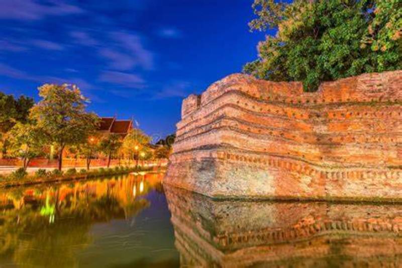 Visit the old city wall in Chiang Mai | Ancient Orient Journeys