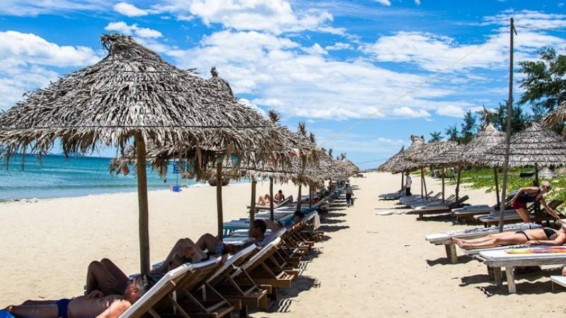 Sunbathe On An Bang Beach