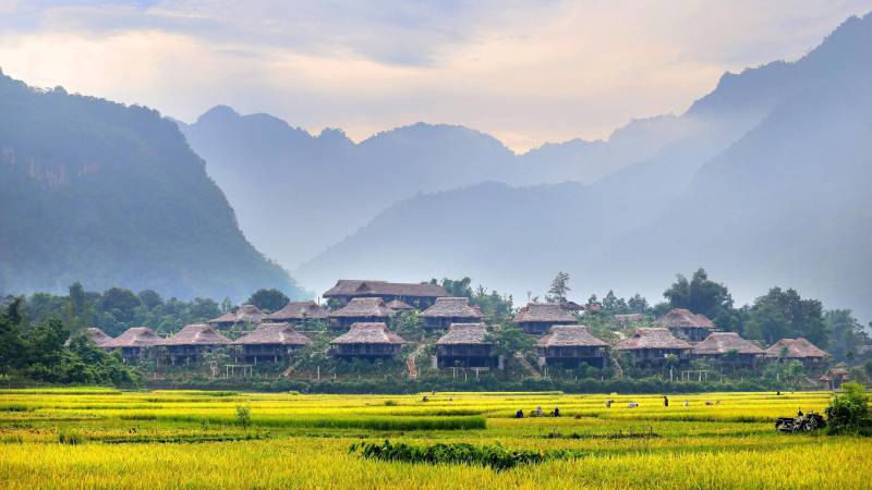 Hoa Binh Tours