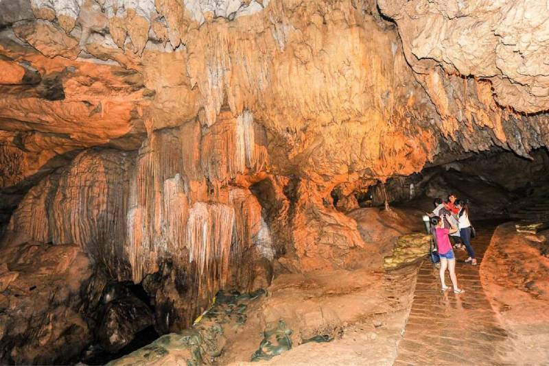 Nguom Ngao cave | Ancient Orient Journeys