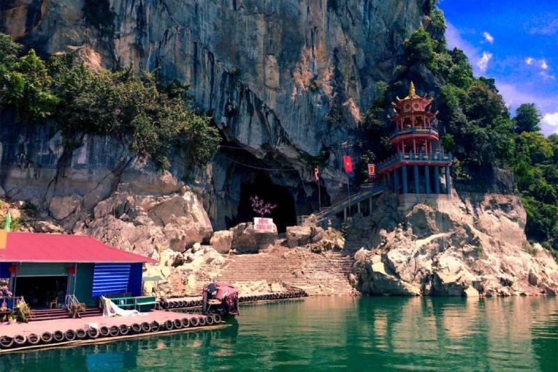 Thac Bo Pagoda & Thac Bo Cave