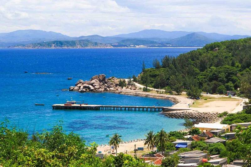 The beach on Cu Lao Xanh Island in Quy Nhon | Ancient Orient Journeys