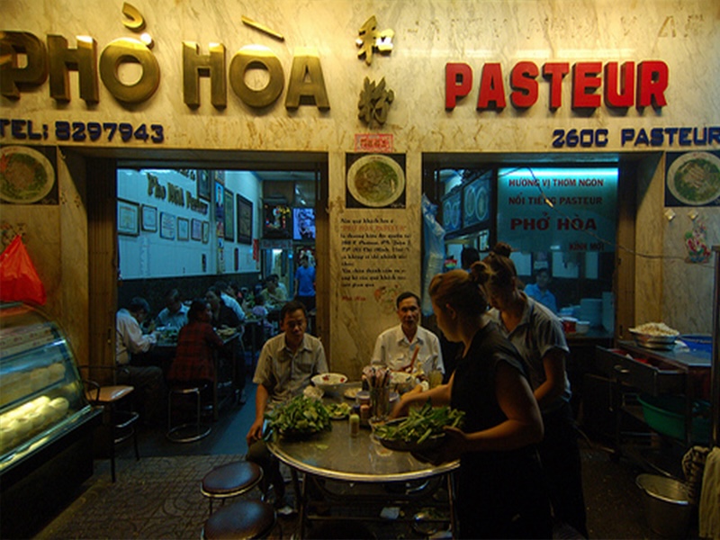 Phở Hòa Pasteur – A Pho Legacy in the Urban Heart
