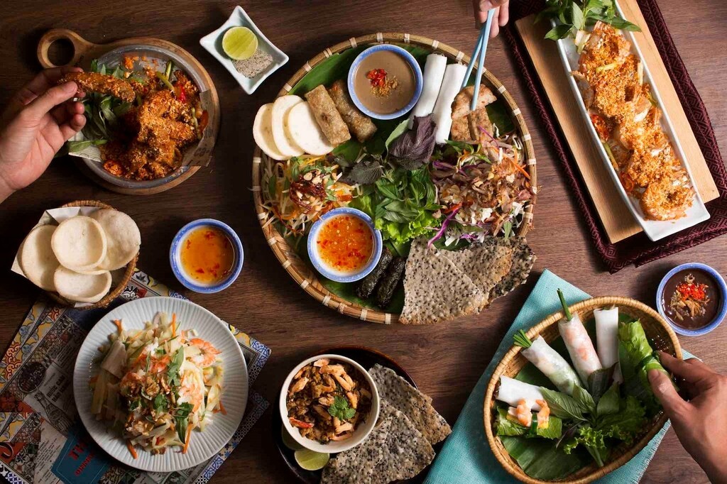 Top 10 Vietnamese Foods You Must Try