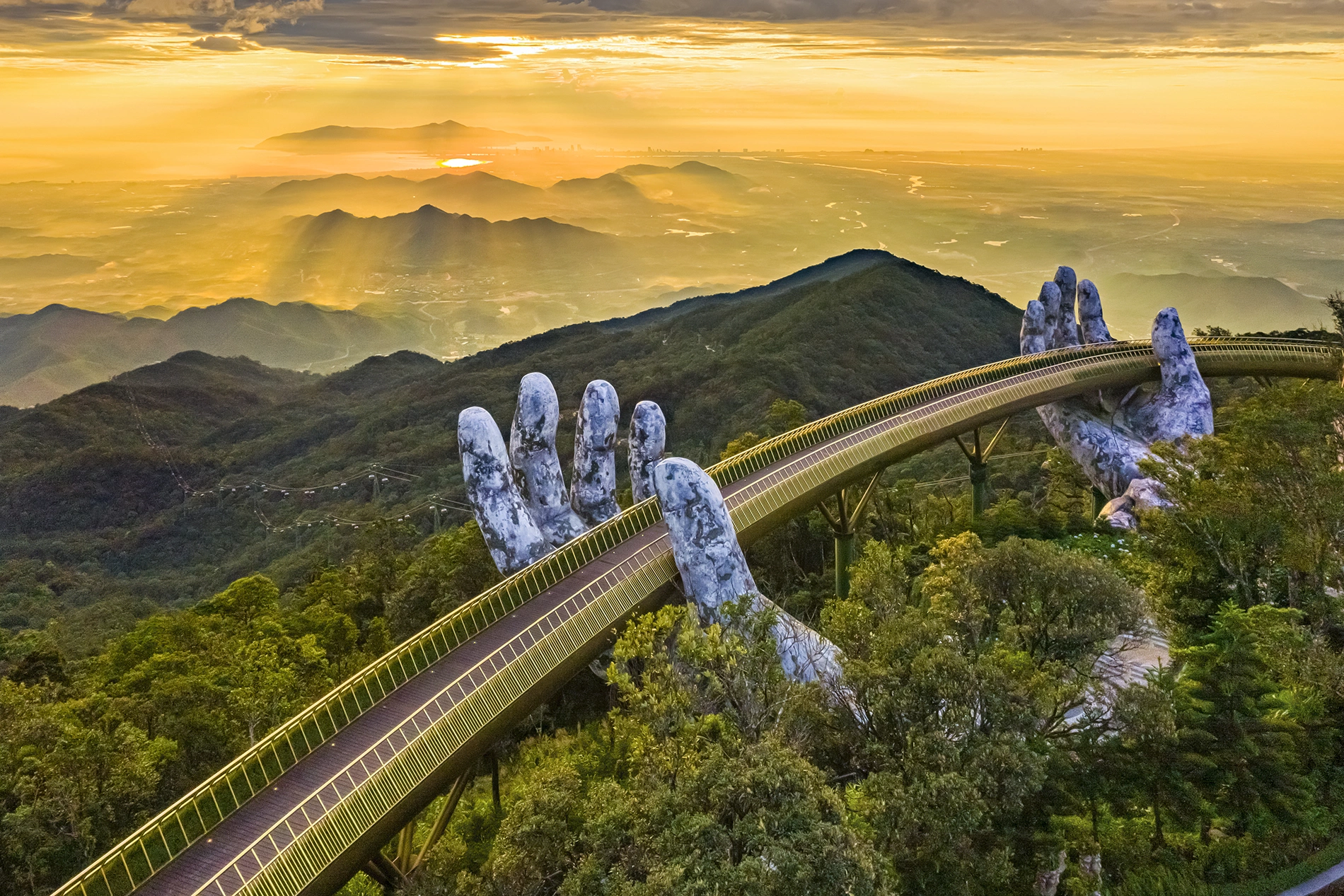 Ultimate Da Nang Travel Guide: Things to Do & Must-See Attractions