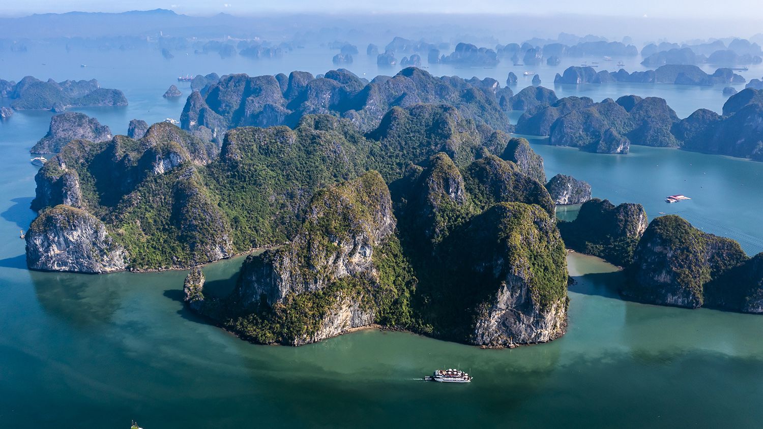 Ha Long Bay Travel Guide: Best Time to Visit, Attractions, and Local Food