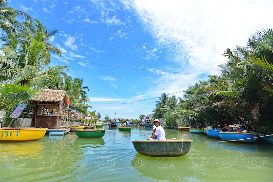 Best 9-Day Central Vietnam Tour: Da Nang – My Son – Hue – Phong Nha